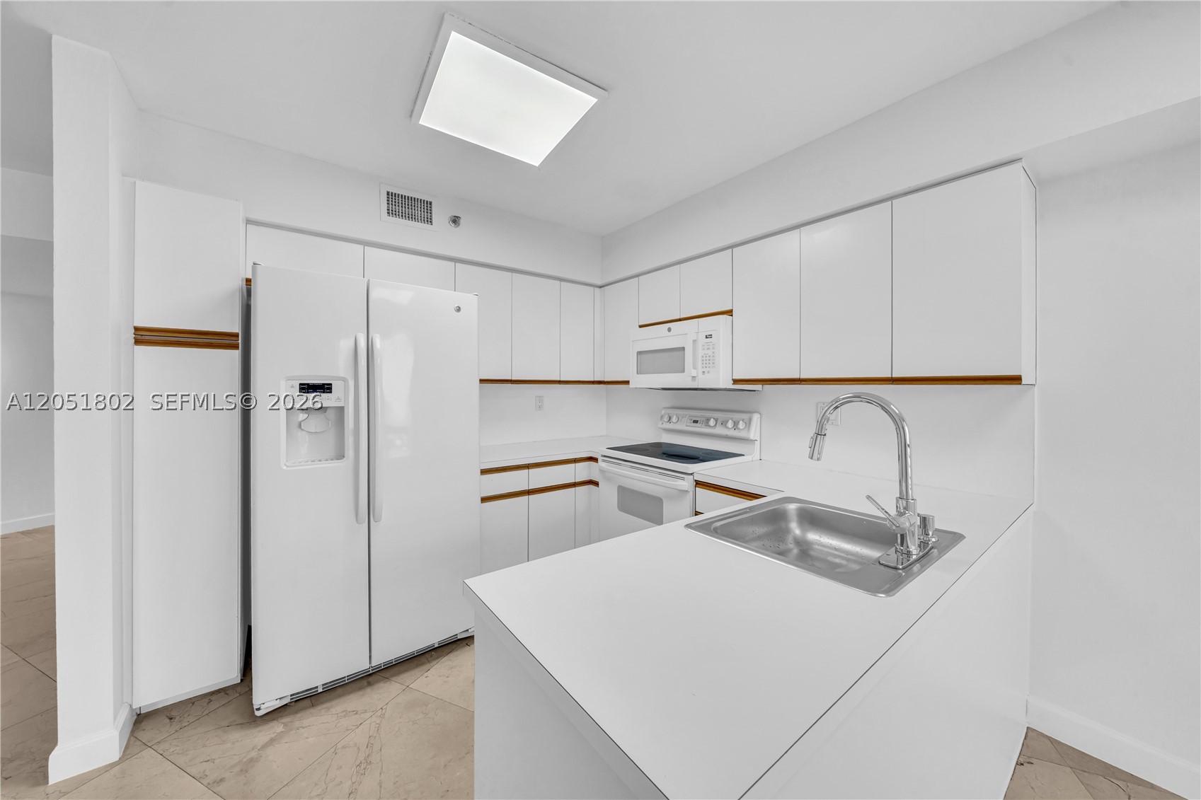 3600 Mystic Pointe Dr #1816, Aventura FL 33180