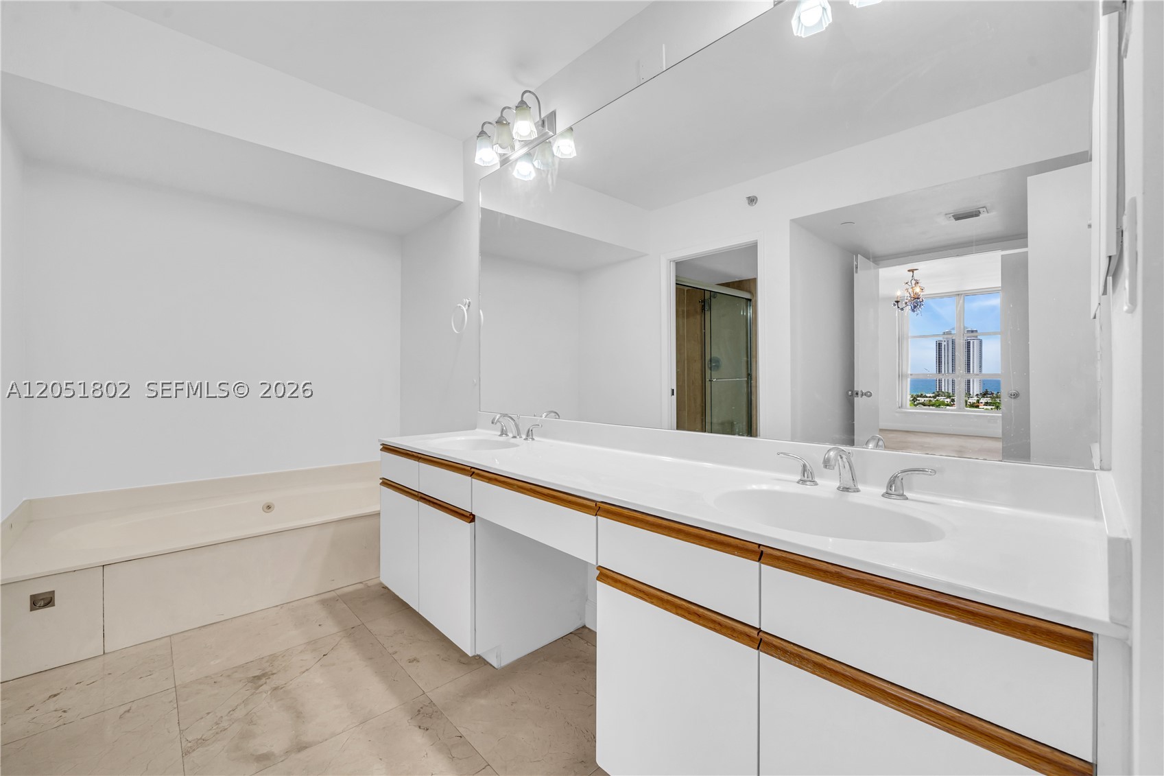 3600 Mystic Pointe Dr #1816, Aventura FL 33180