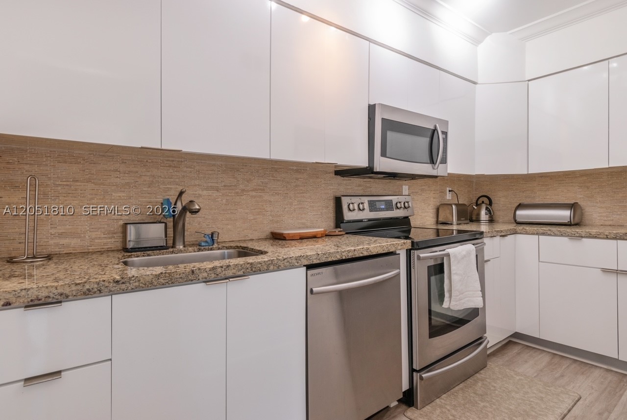 286 Bal Bay Dr #4, Bal Harbour FL 33154