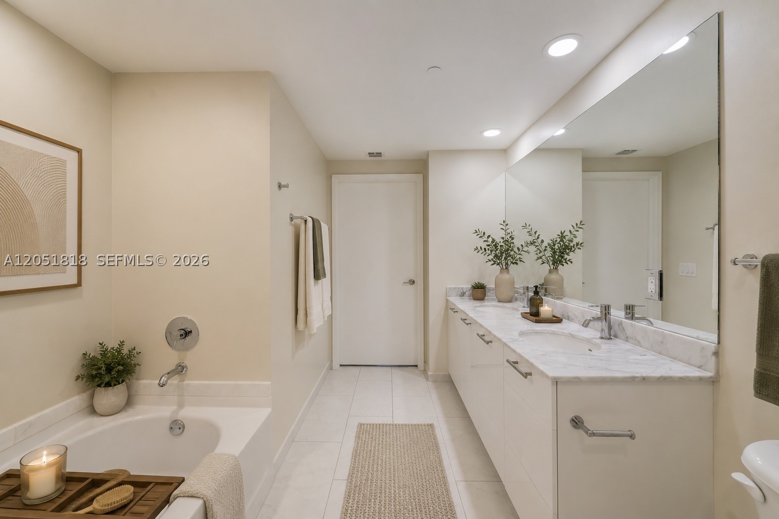 950 Brickell Bay Dr #1905, Miami FL 33131