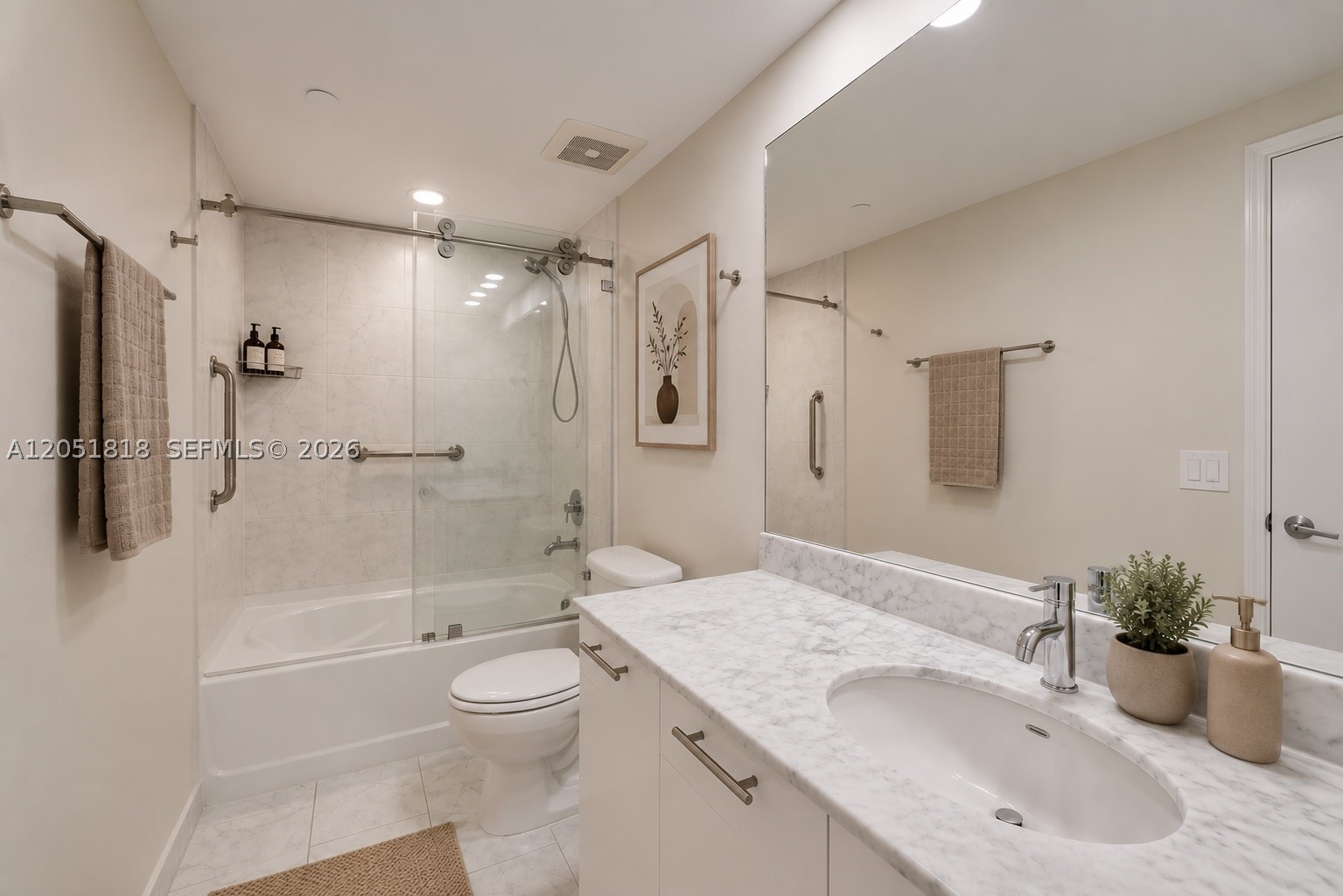 950 Brickell Bay Dr #1905, Miami FL 33131