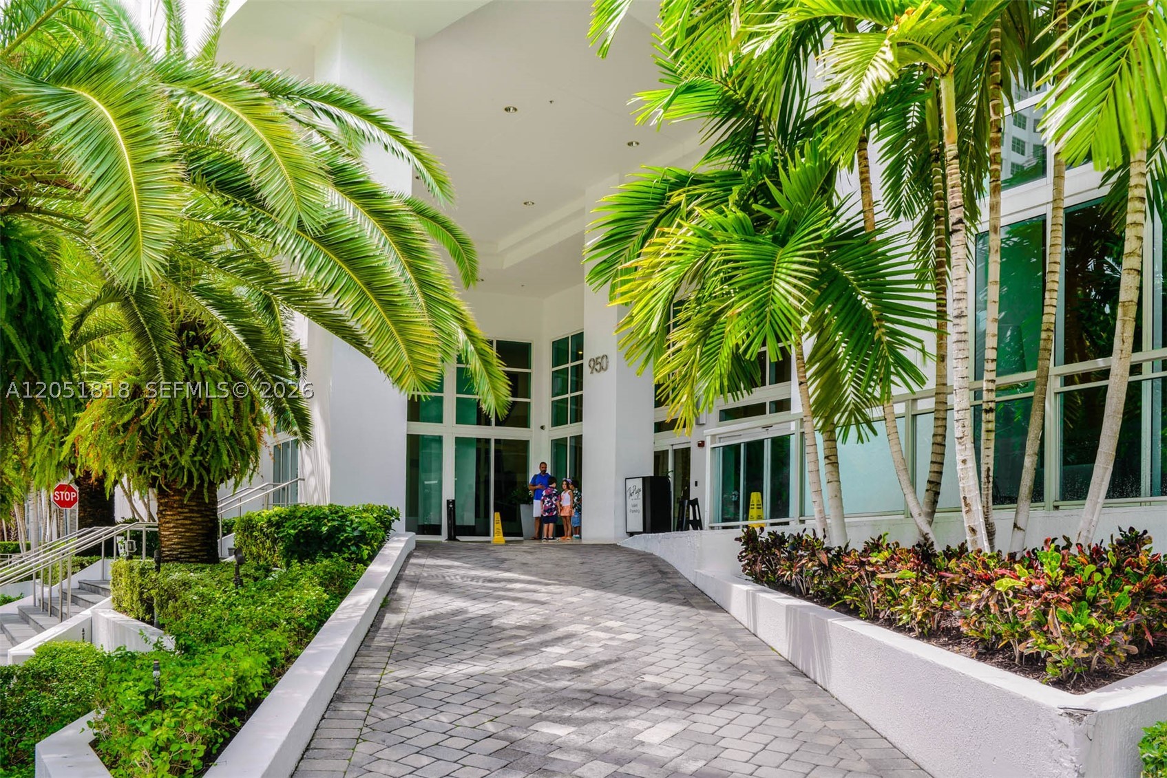950 Brickell Bay Dr #1905, Miami FL 33131