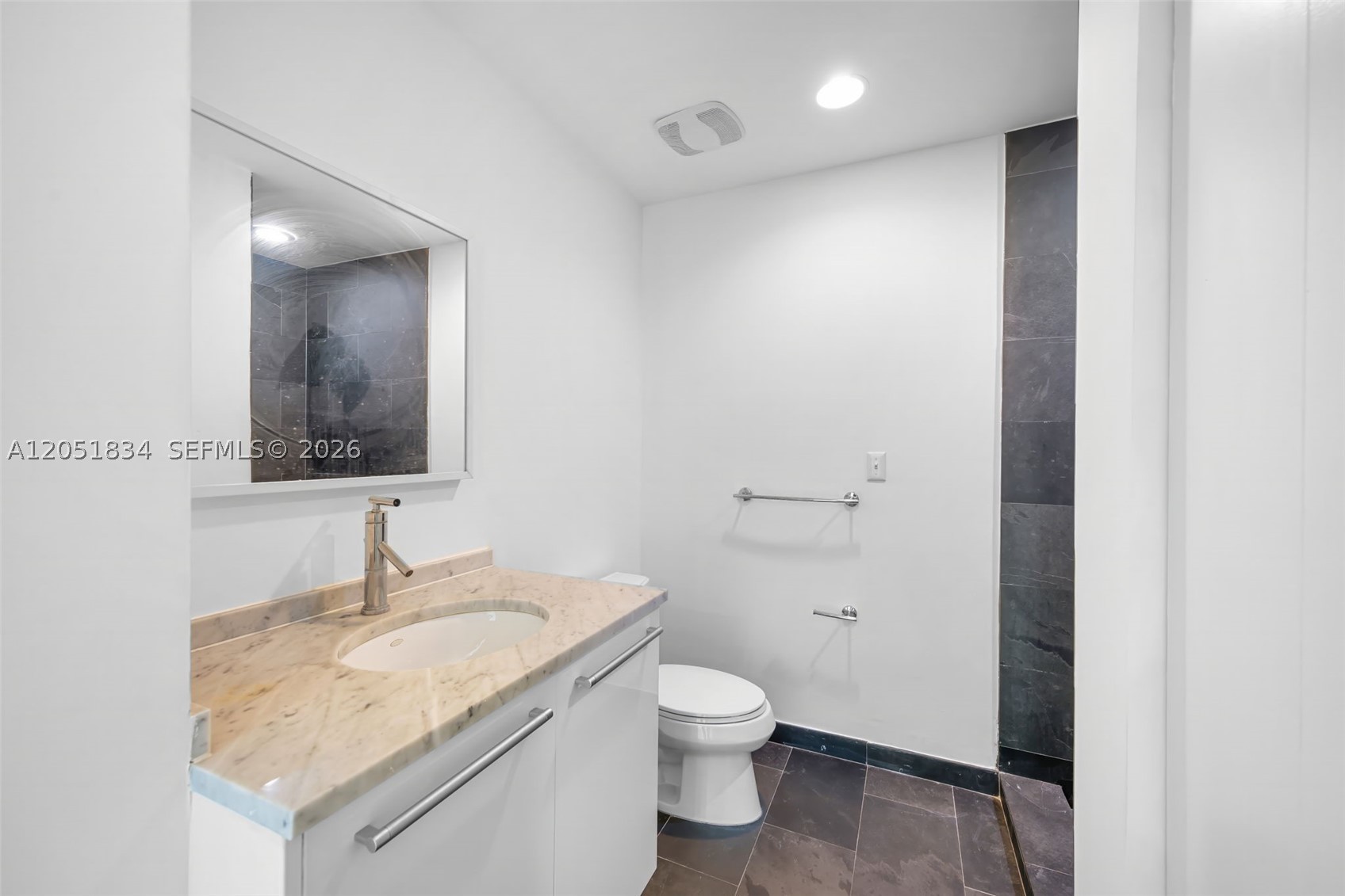 900 Biscayne Blvd #2404, Miami FL 33132