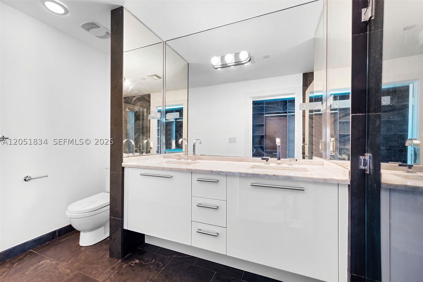 900 Biscayne Blvd #2404, Miami FL 33132