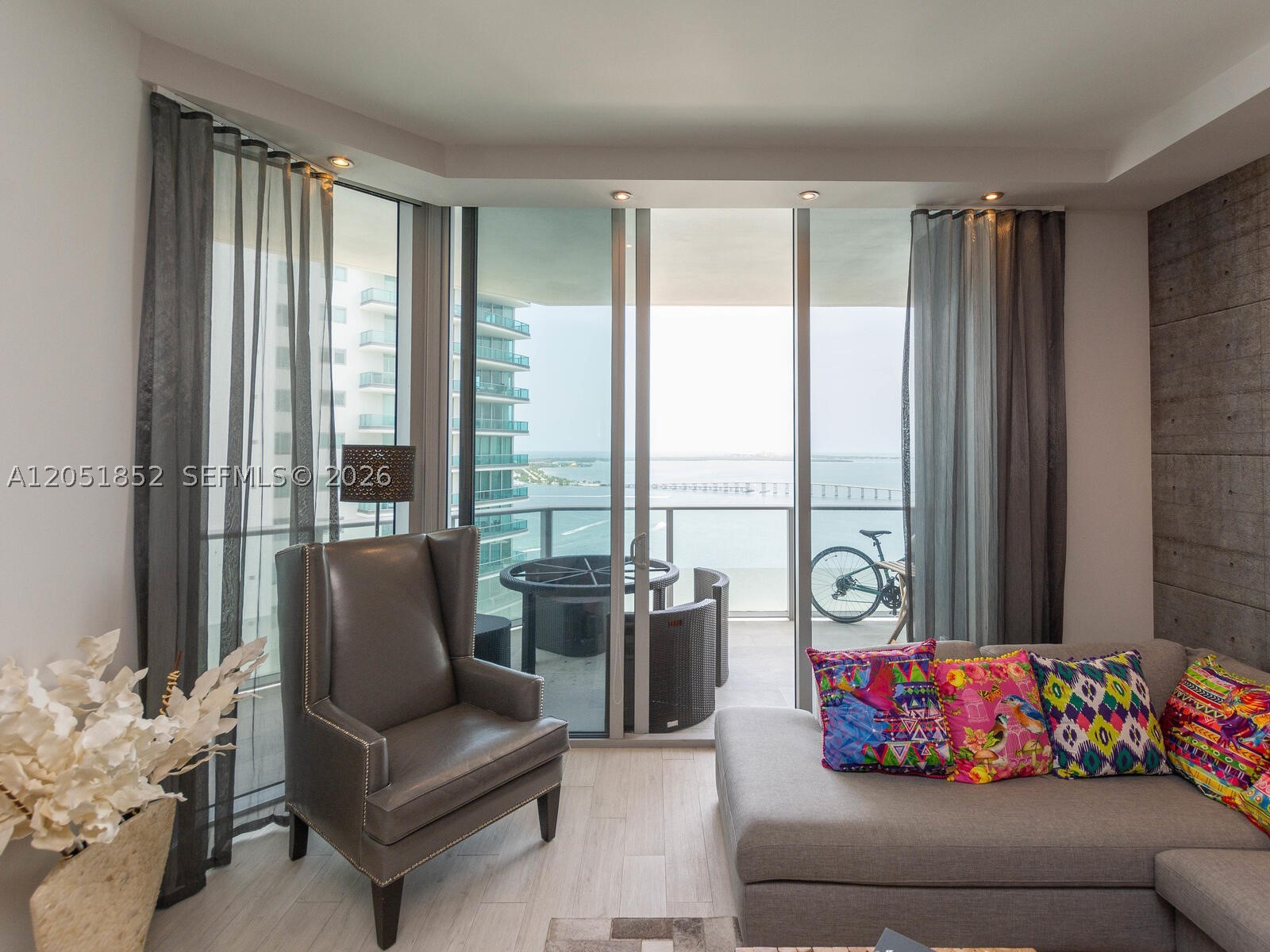 1300 Brickell Bay Dr #3804, Miami FL 33131