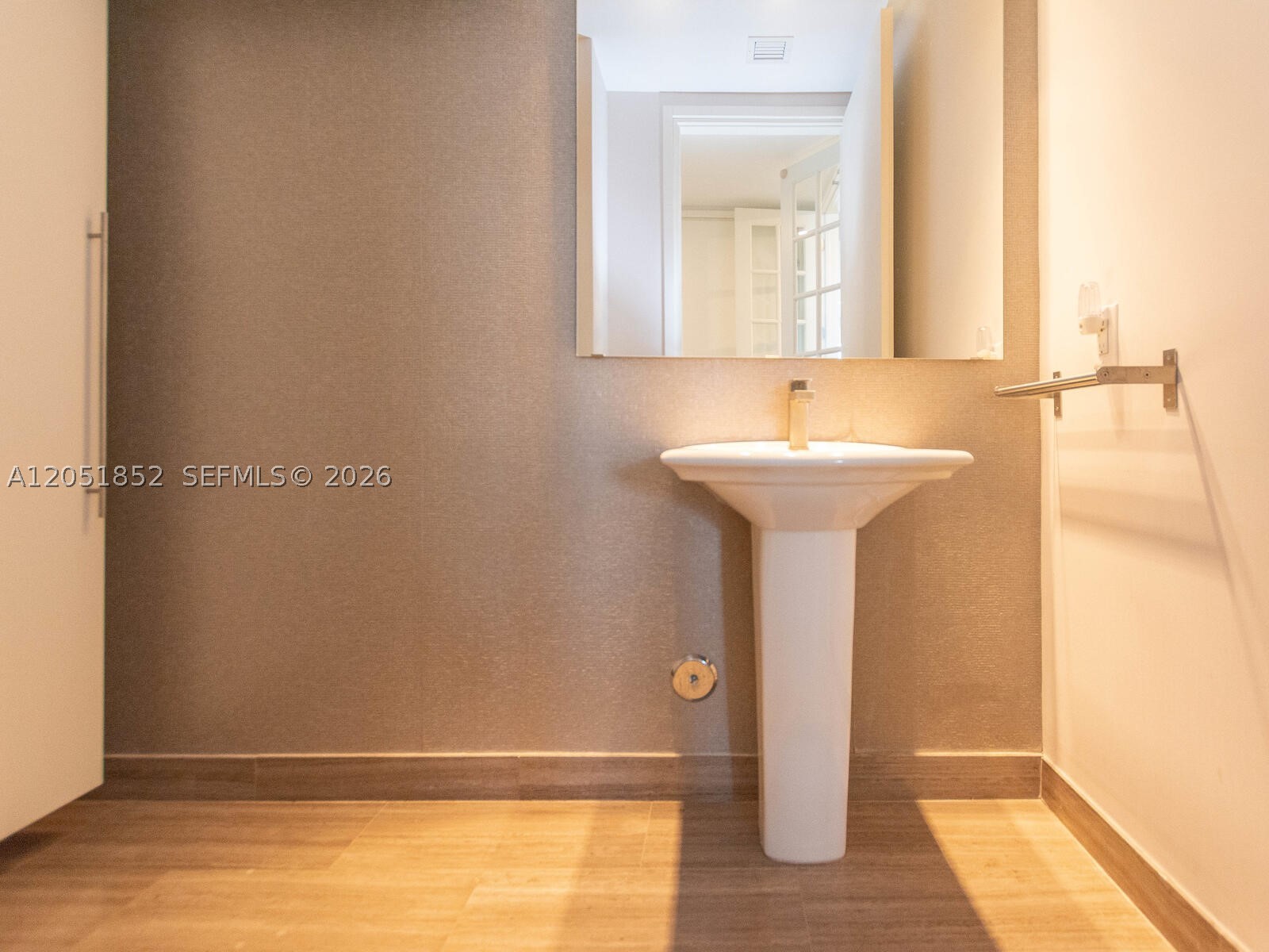 1300 Brickell Bay Dr #3804, Miami FL 33131