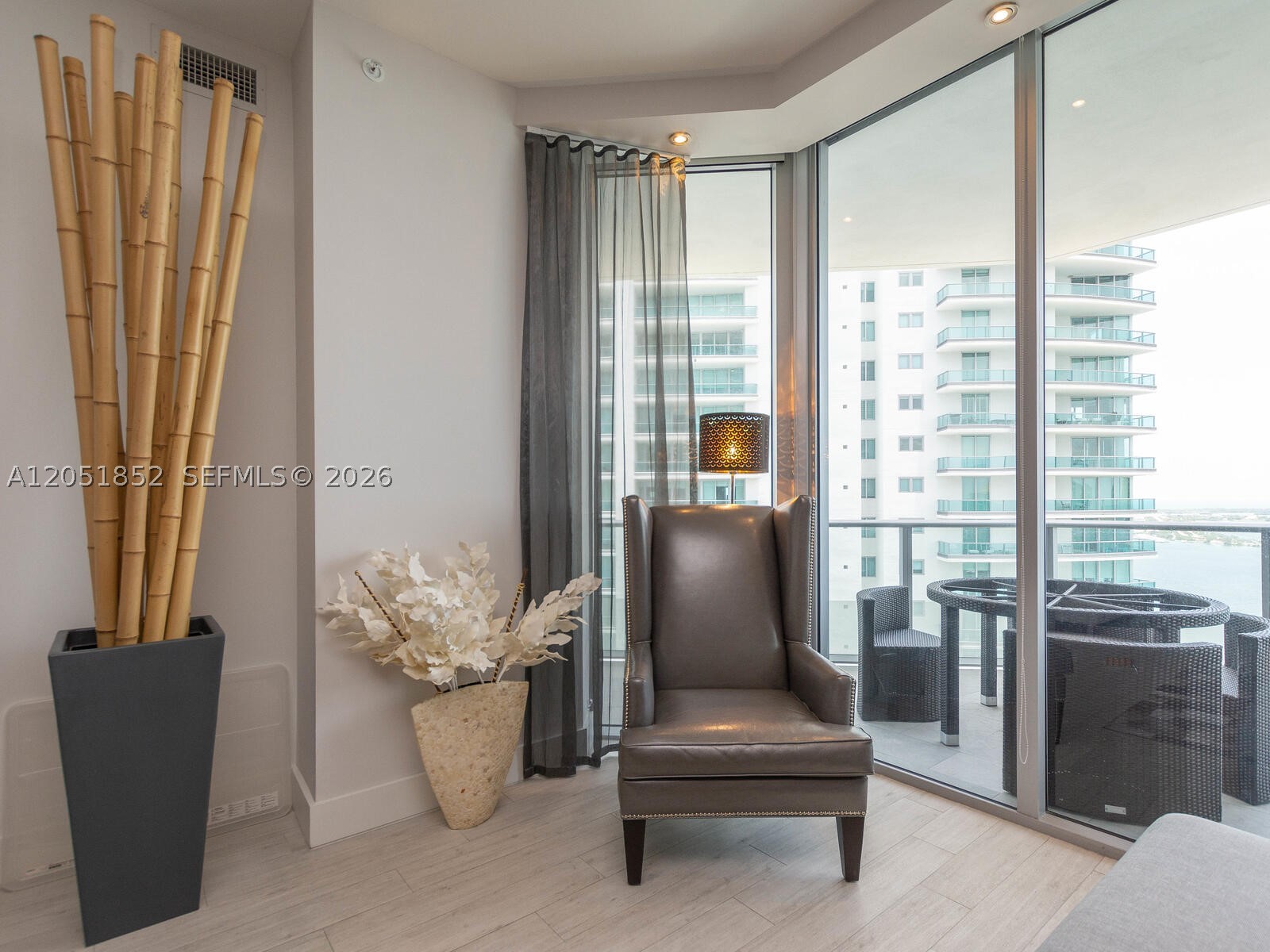 1300 Brickell Bay Dr #3804, Miami FL 33131