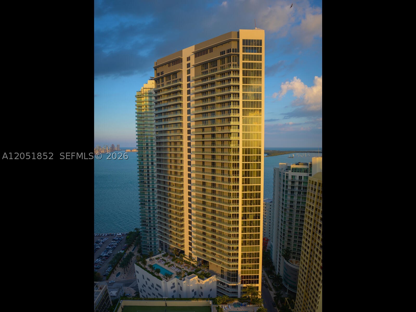 1300 Brickell Bay Dr #3804, Miami FL 33131