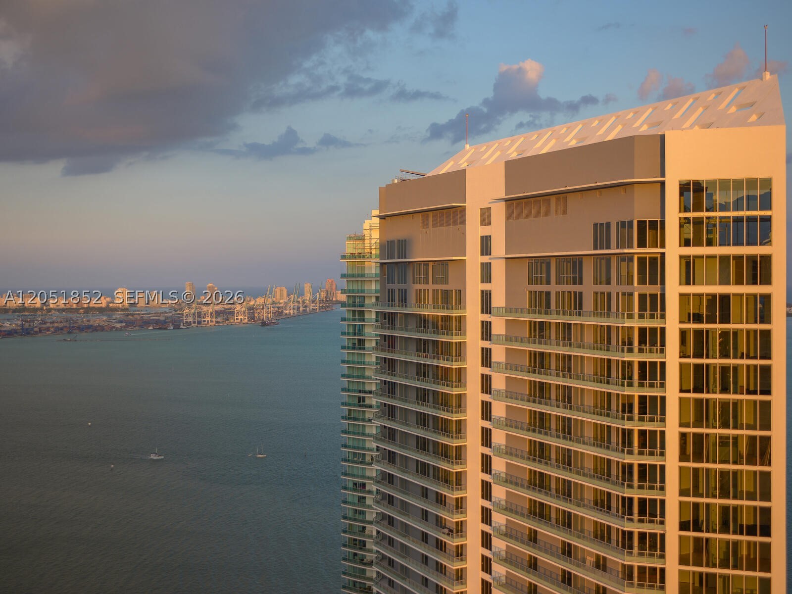 1300 Brickell Bay Dr #3804, Miami FL 33131