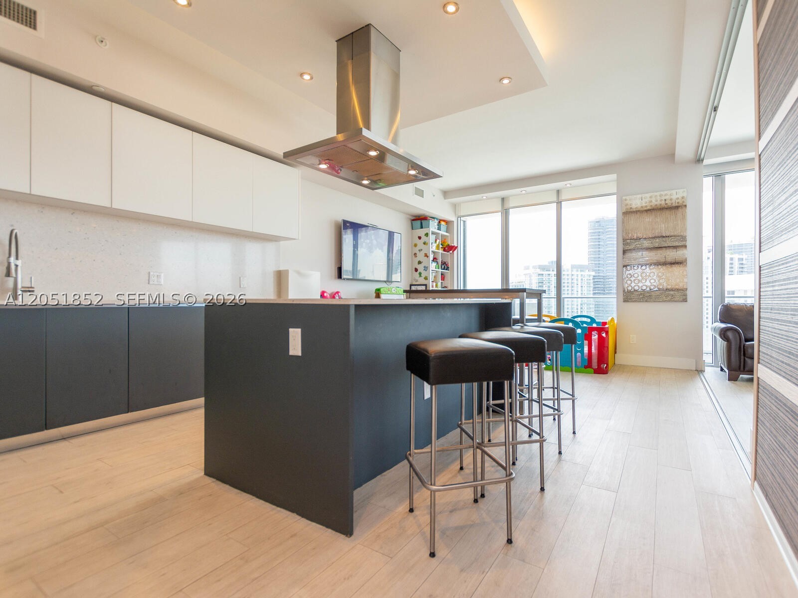 1300 Brickell Bay Dr #3804, Miami FL 33131
