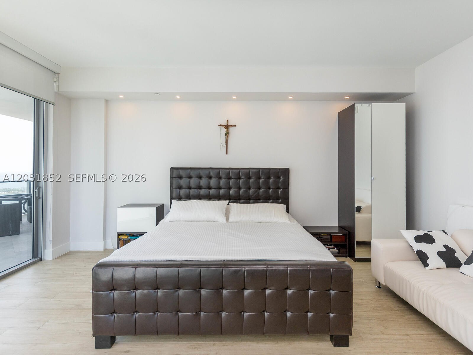 1300 Brickell Bay Dr #3804, Miami FL 33131