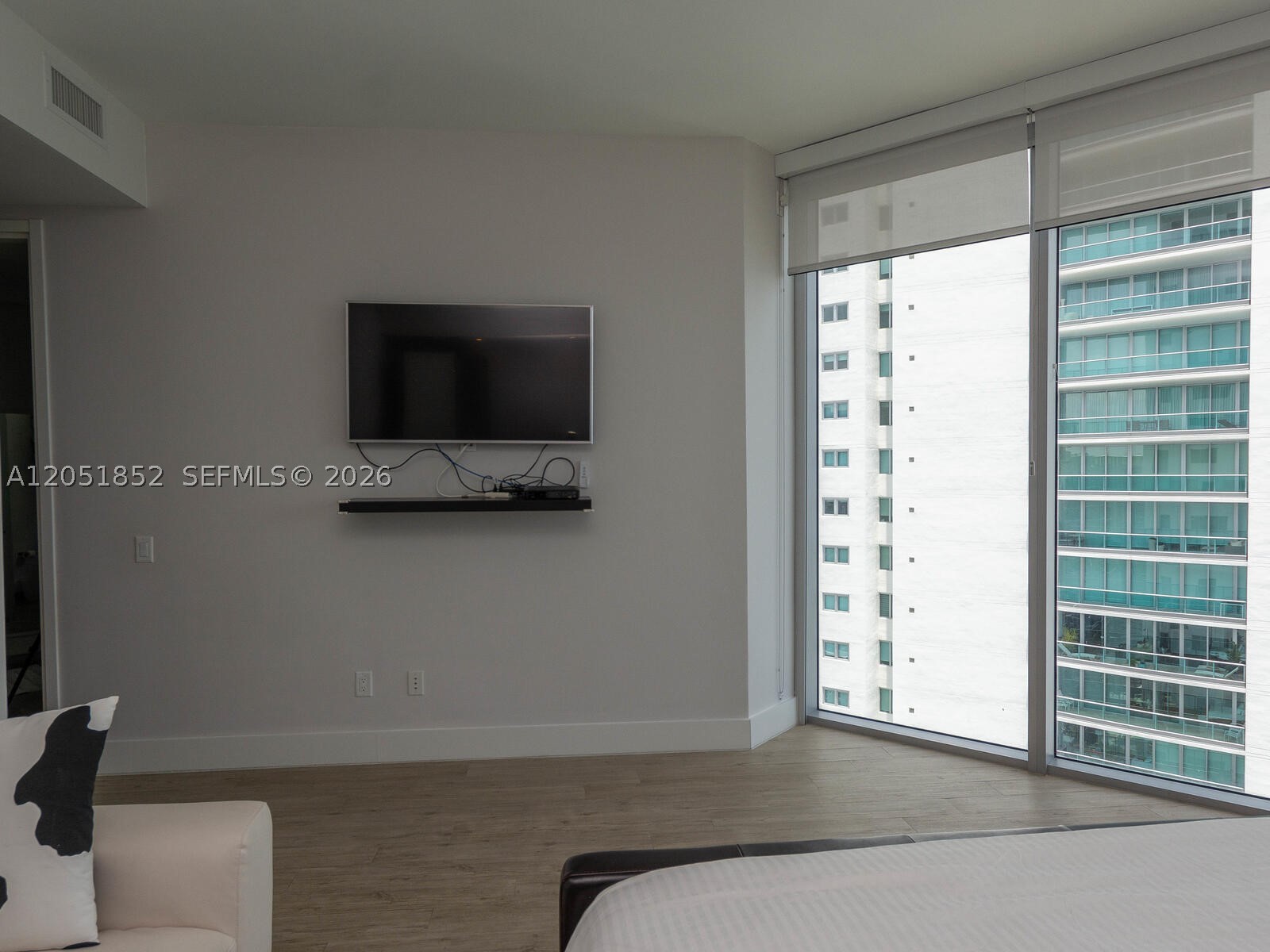 1300 Brickell Bay Dr #3804, Miami FL 33131