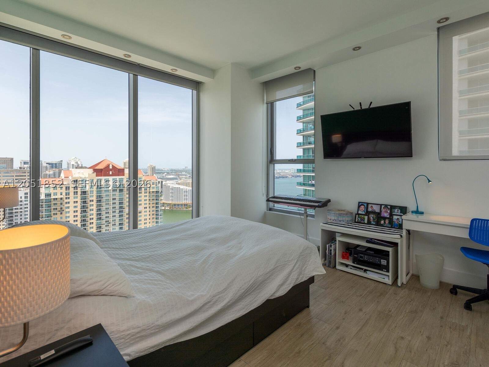 1300 Brickell Bay Dr #3804, Miami FL 33131