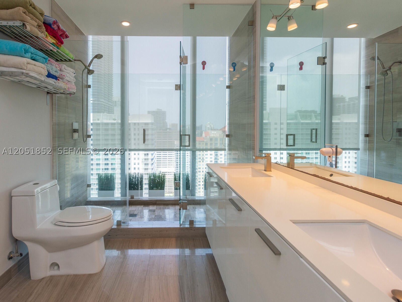 1300 Brickell Bay Dr #3804, Miami FL 33131