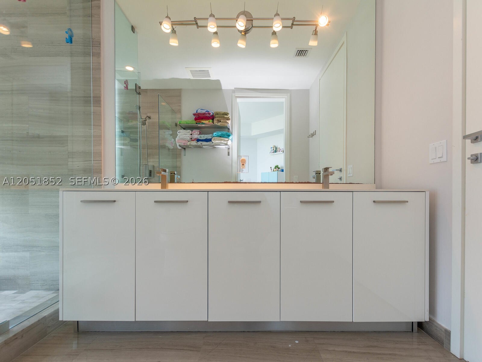 1300 Brickell Bay Dr #3804, Miami FL 33131