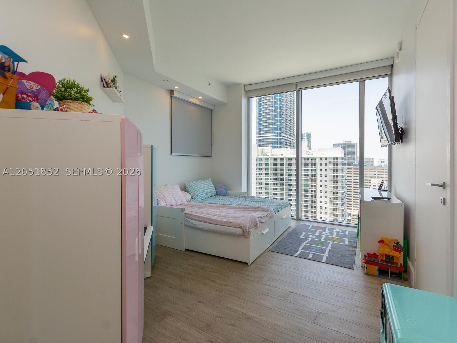 1300 Brickell Bay Dr #3804, Miami FL 33131