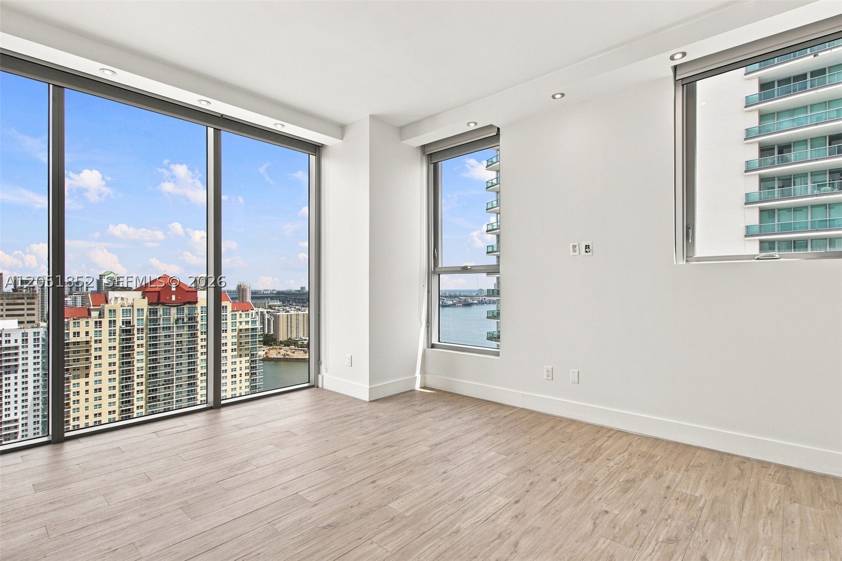1300 Brickell Bay Dr #3804, Miami FL 33131