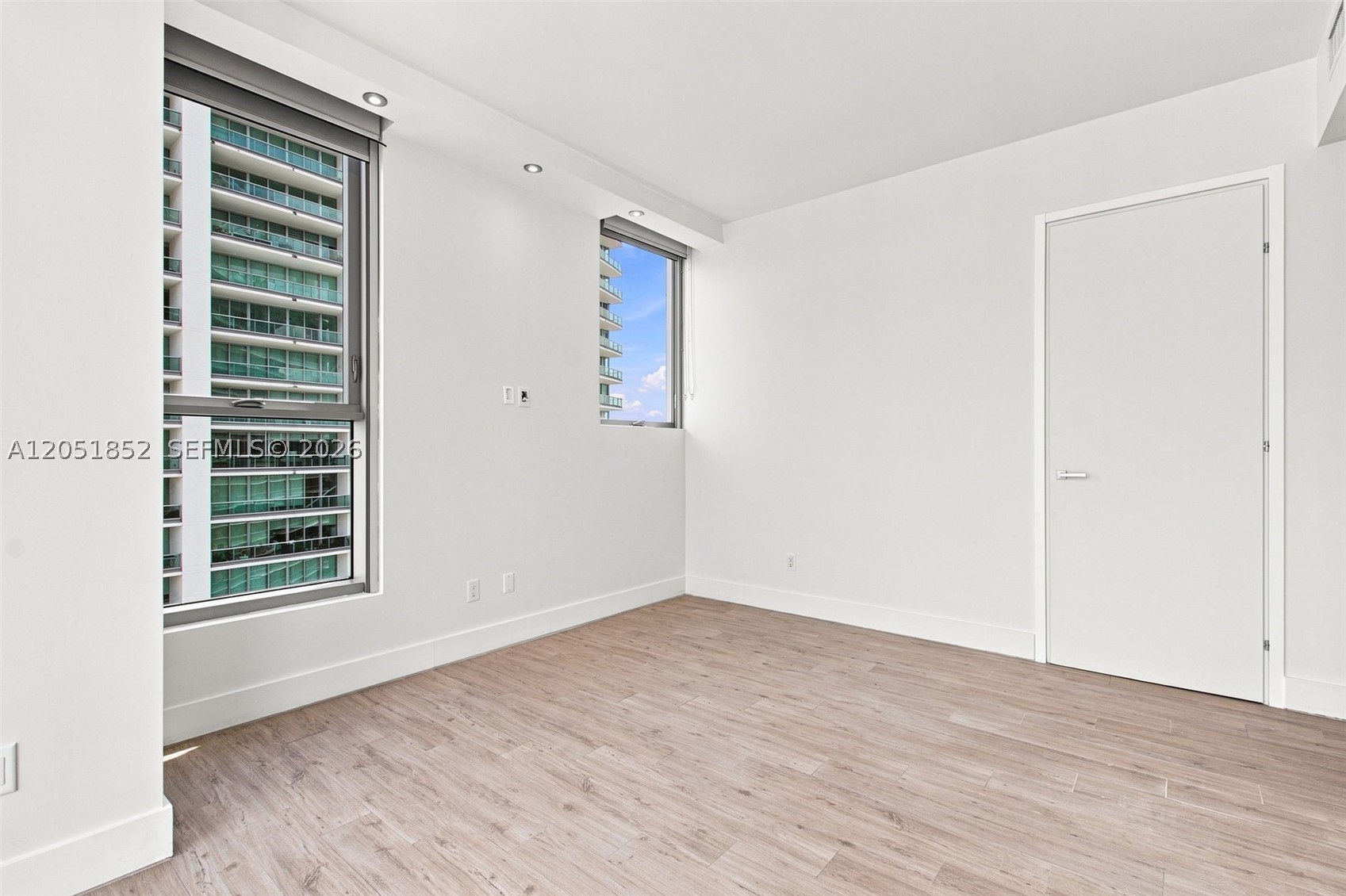 1300 Brickell Bay Dr #3804, Miami FL 33131