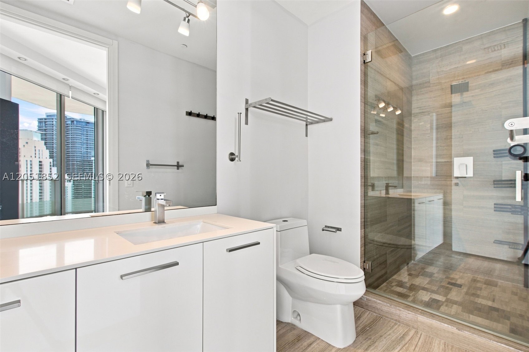 1300 Brickell Bay Dr #3804, Miami FL 33131