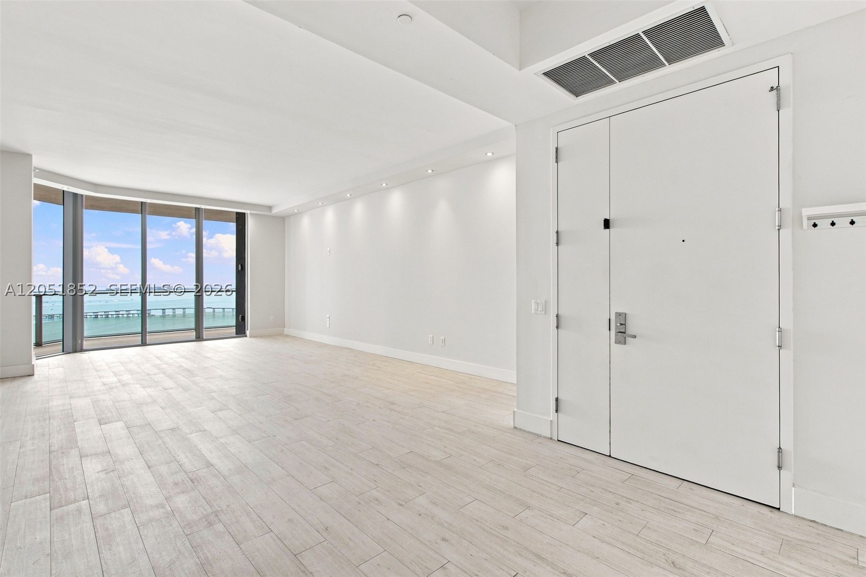 1300 Brickell Bay Dr #3804, Miami FL 33131