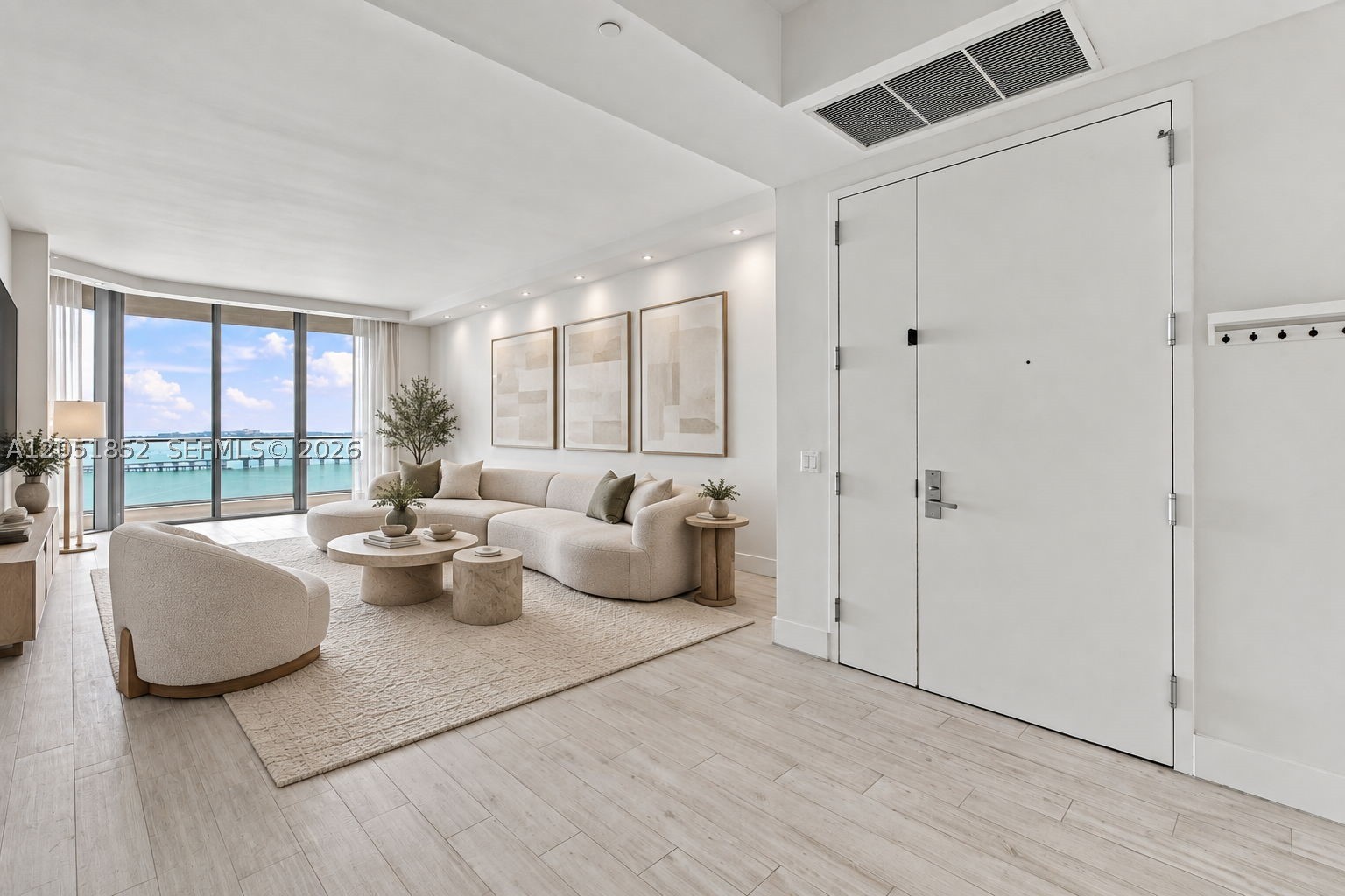 1300 Brickell Bay Dr #3804, Miami FL 33131