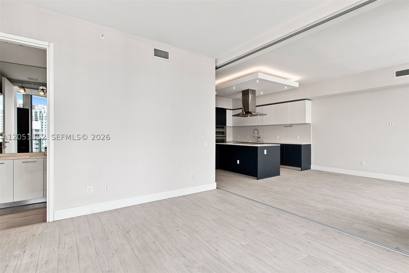 1300 Brickell Bay Dr #3804, Miami FL 33131