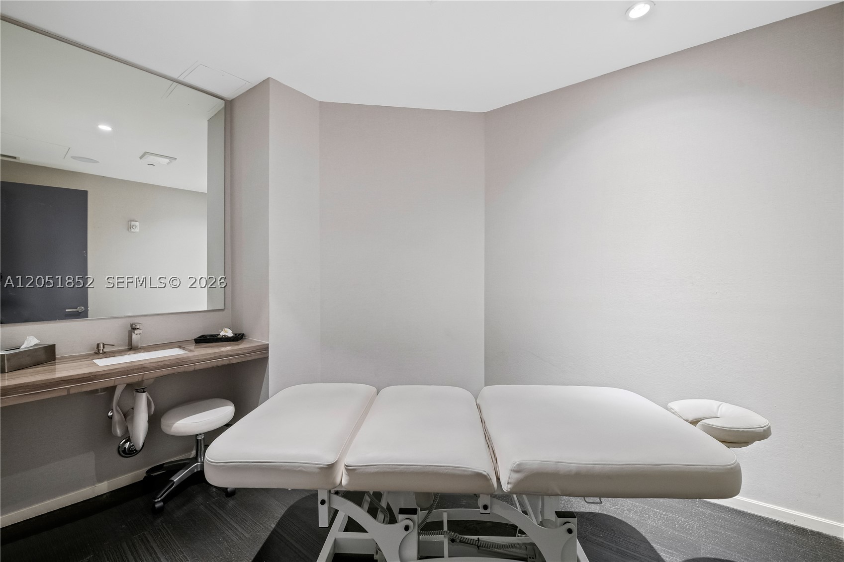 1300 Brickell Bay Dr #3804, Miami FL 33131