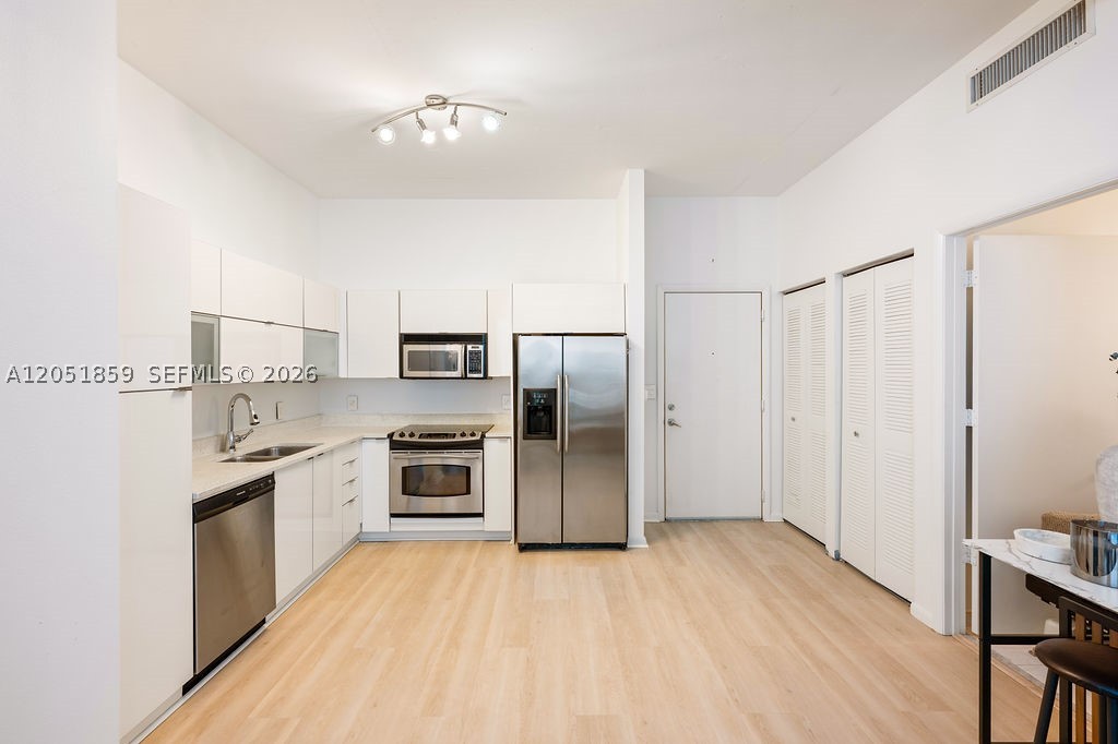 234 NE 3rd St #909, Miami FL 33132