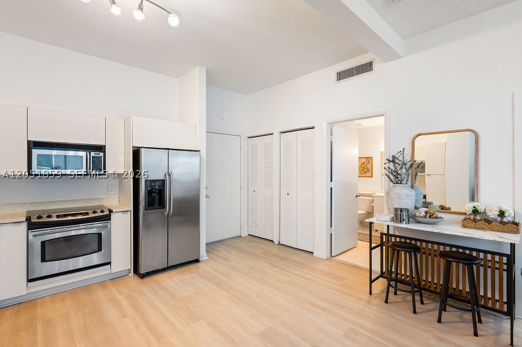234 NE 3rd St #909, Miami FL 33132