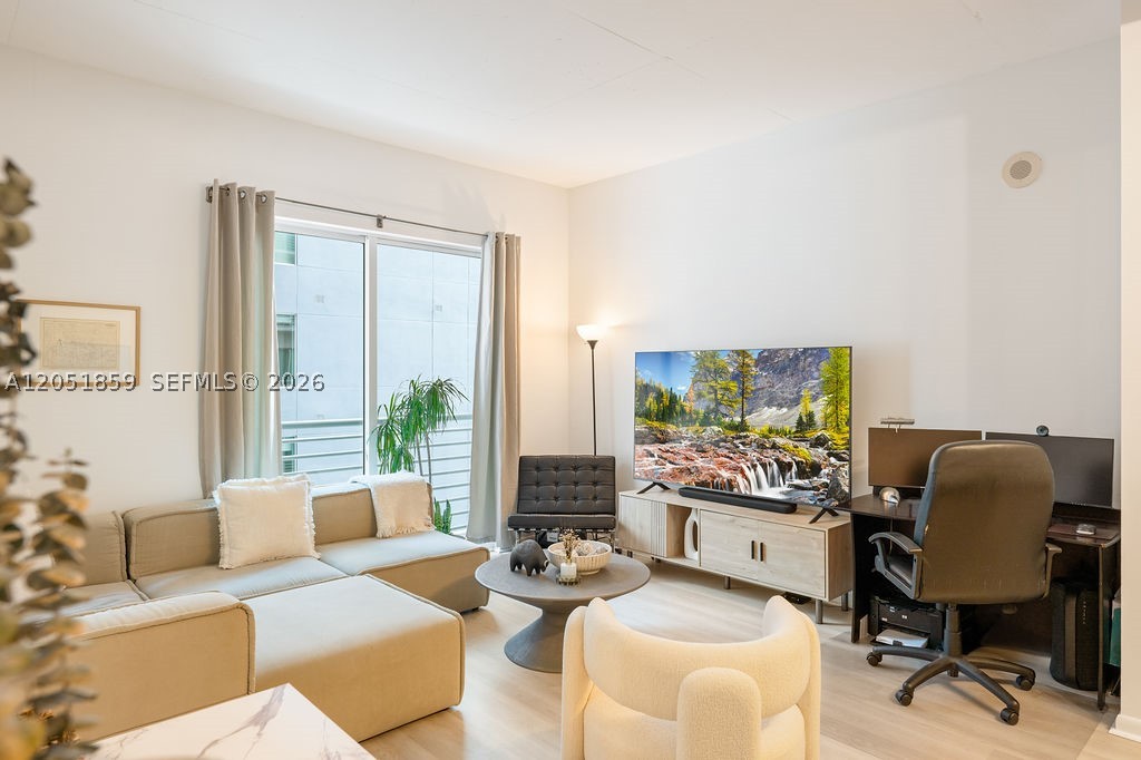 234 NE 3rd St #909, Miami FL 33132