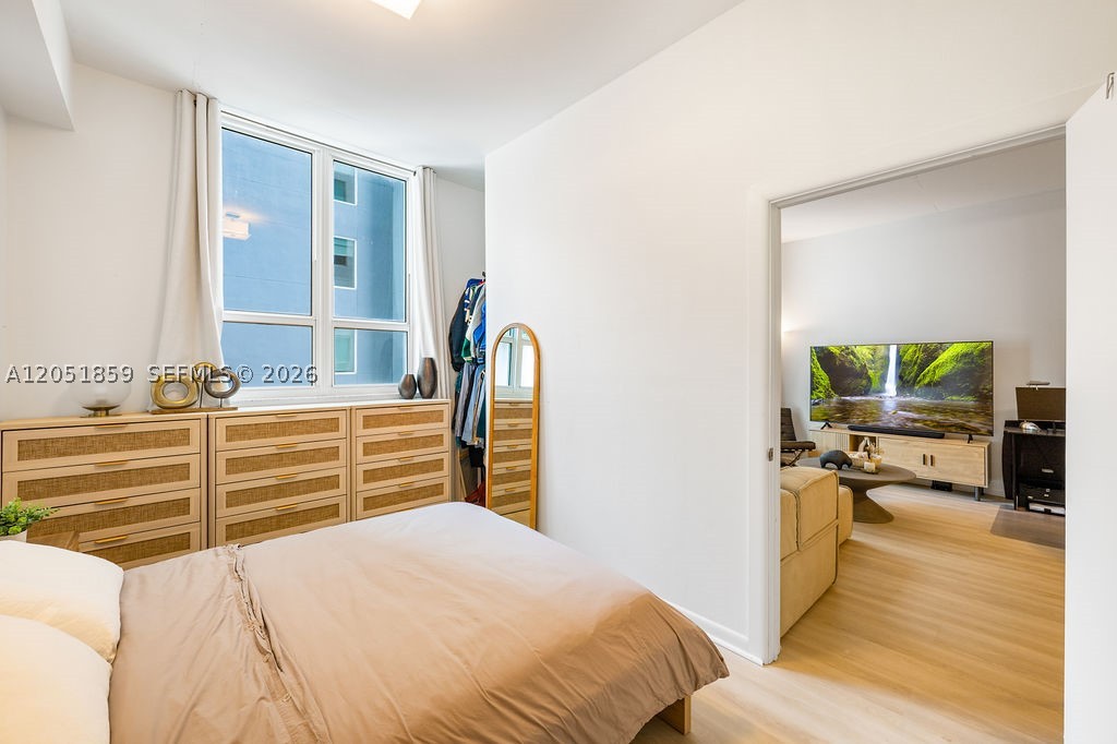 234 NE 3rd St #909, Miami FL 33132