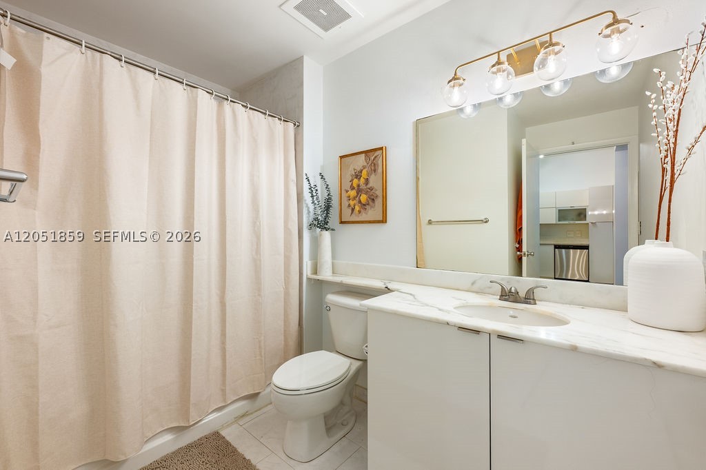 234 NE 3rd St #909, Miami FL 33132