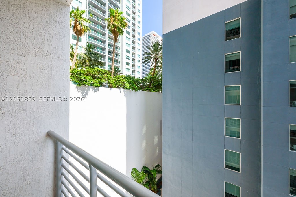 234 NE 3rd St #909, Miami FL 33132