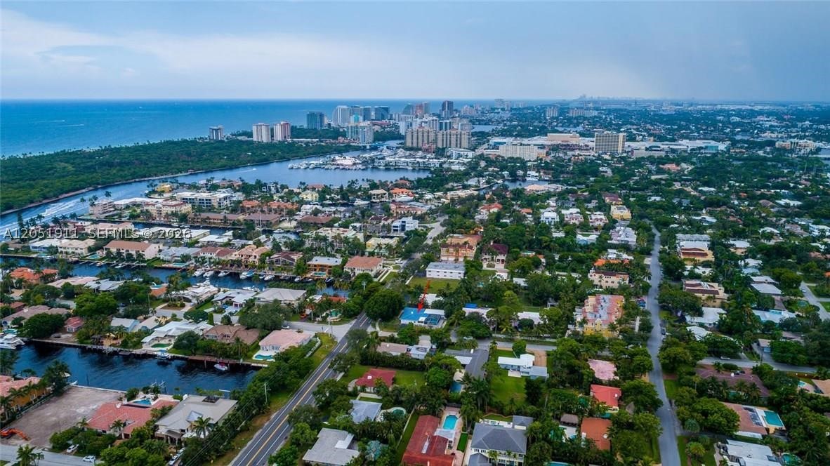 1529 Bayview Dr, Fort Lauderdale FL 33304