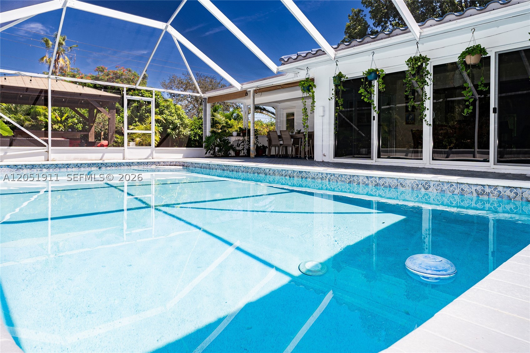 1529 Bayview Dr, Fort Lauderdale FL 33304