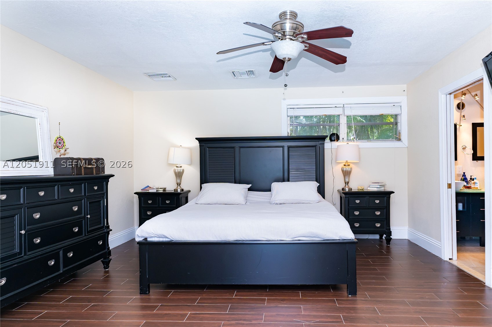1529 Bayview Dr, Fort Lauderdale FL 33304