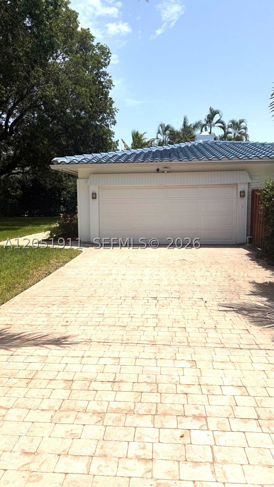 1529 Bayview Dr, Fort Lauderdale FL 33304