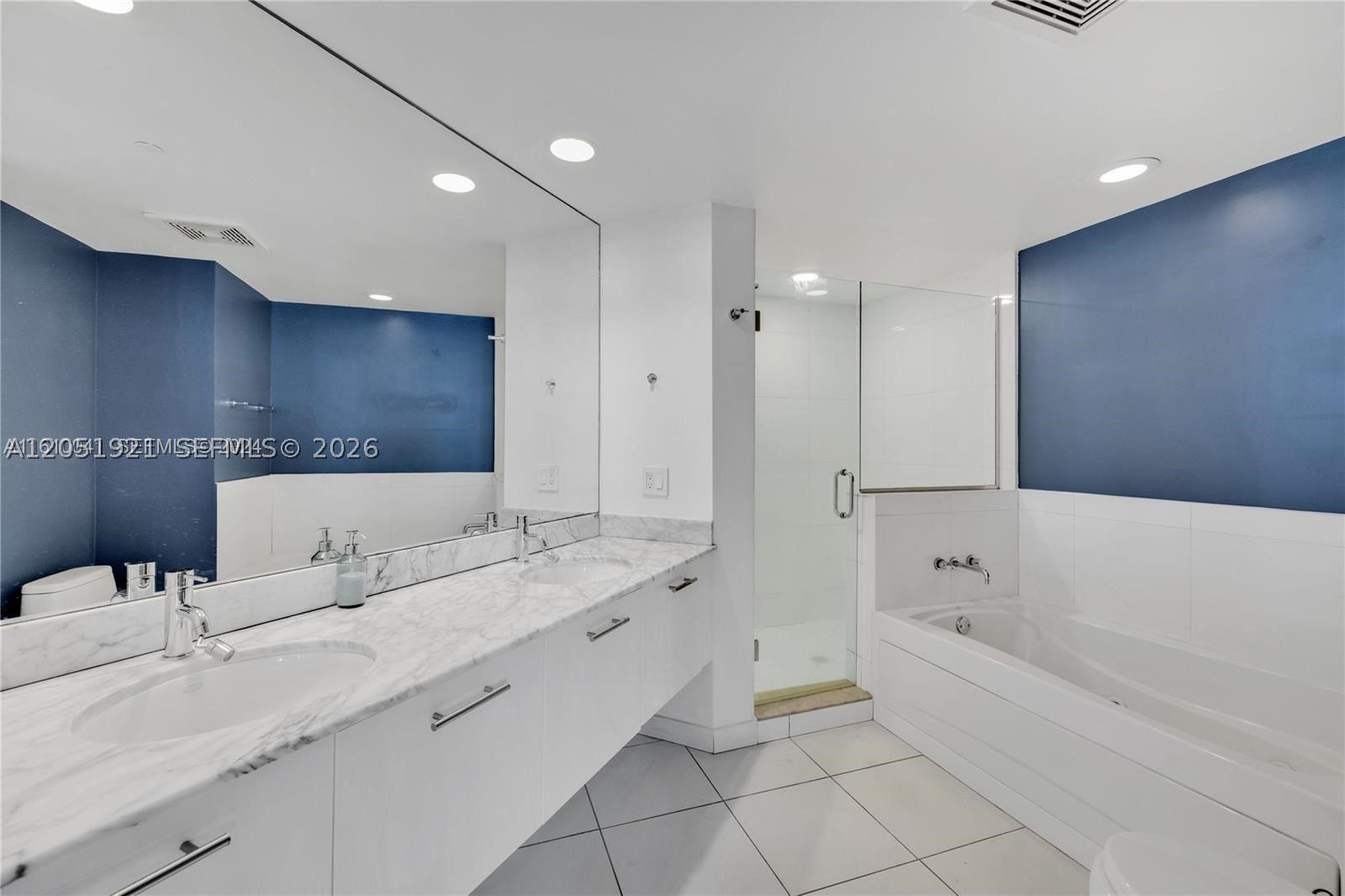 55 SE 6th St #2001, Miami FL 33131