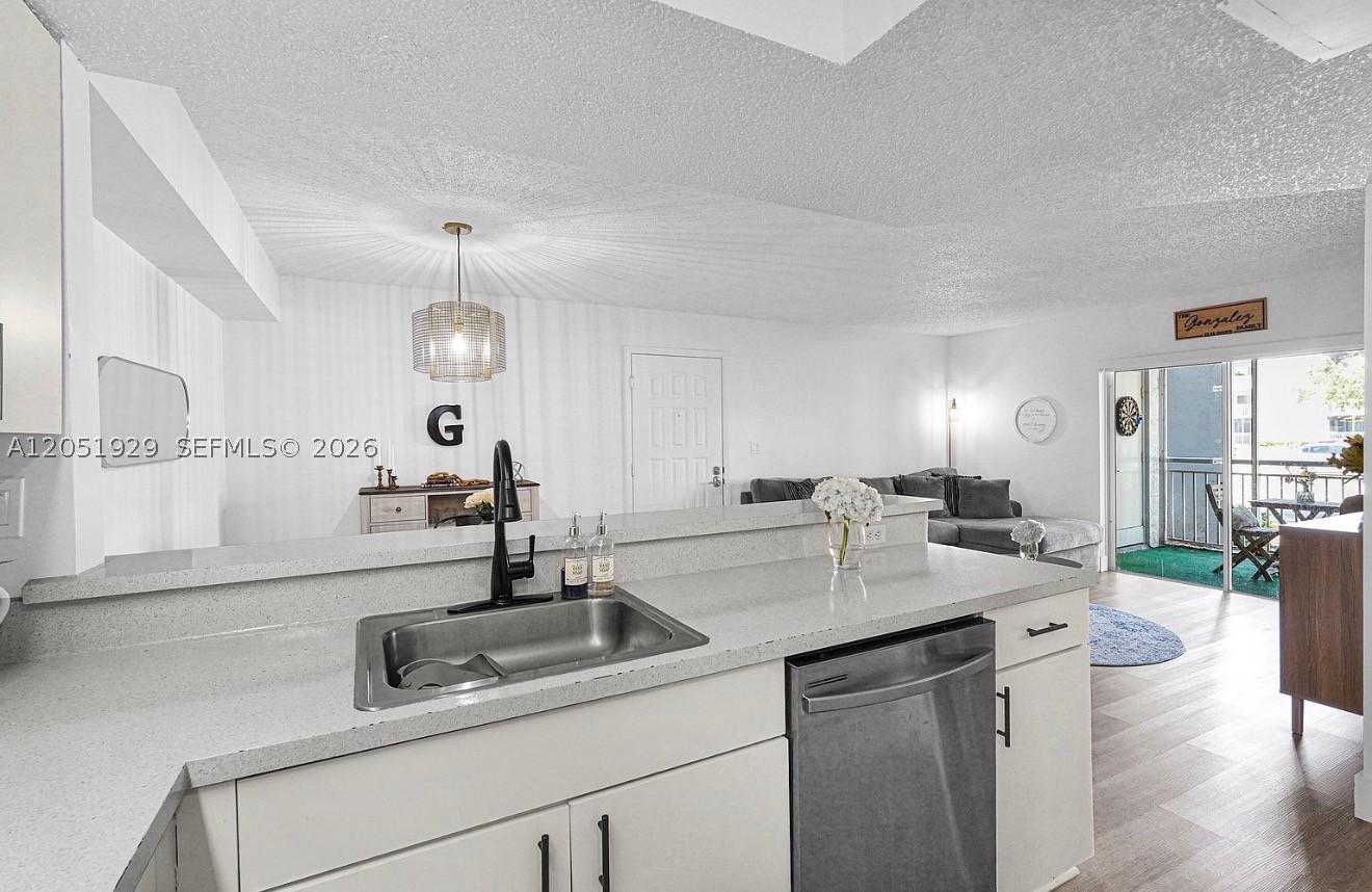 8680 SW 212th St #105, Cutler Bay FL 33189