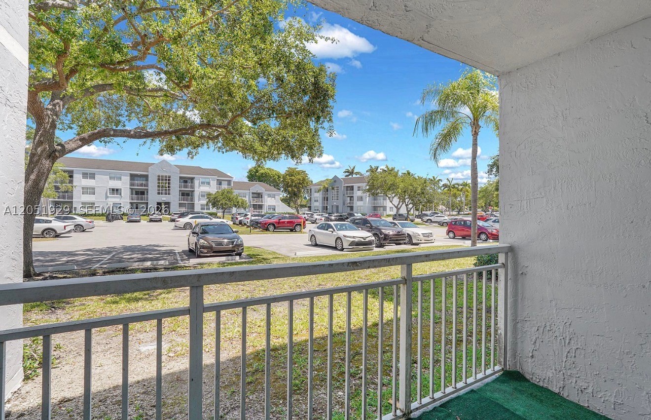 8680 SW 212th St #105, Cutler Bay FL 33189