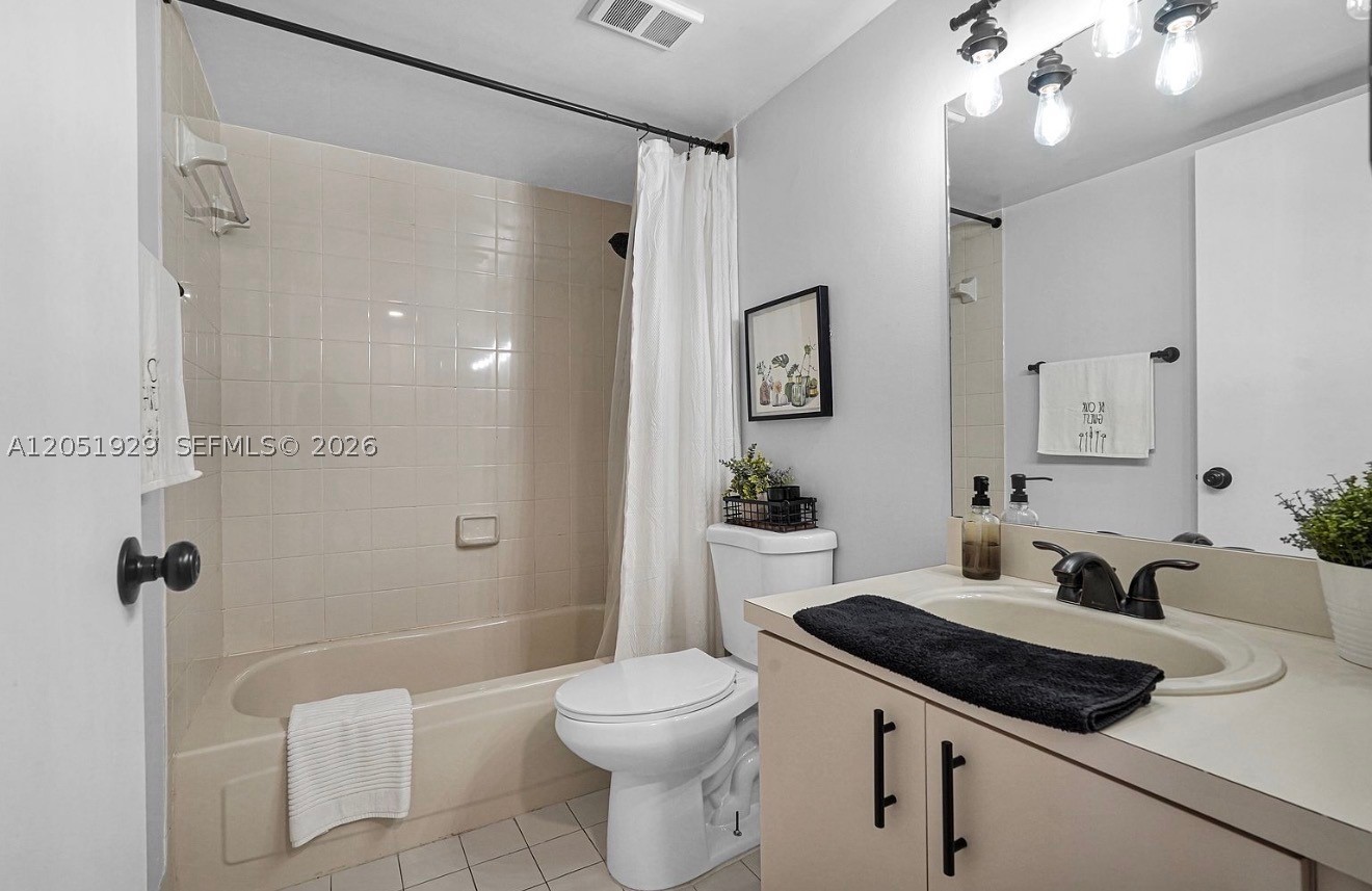 8680 SW 212th St #105, Cutler Bay FL 33189