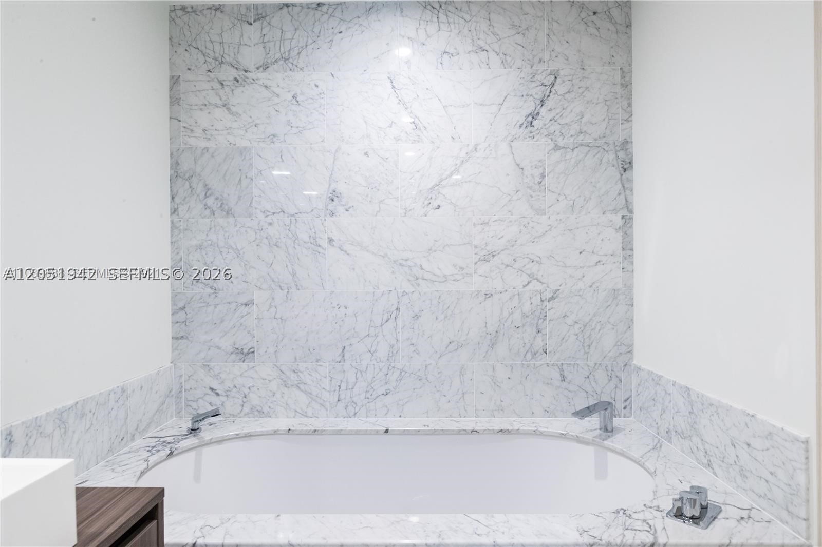 1000 Brickell Plz #2110, Miami FL 33131