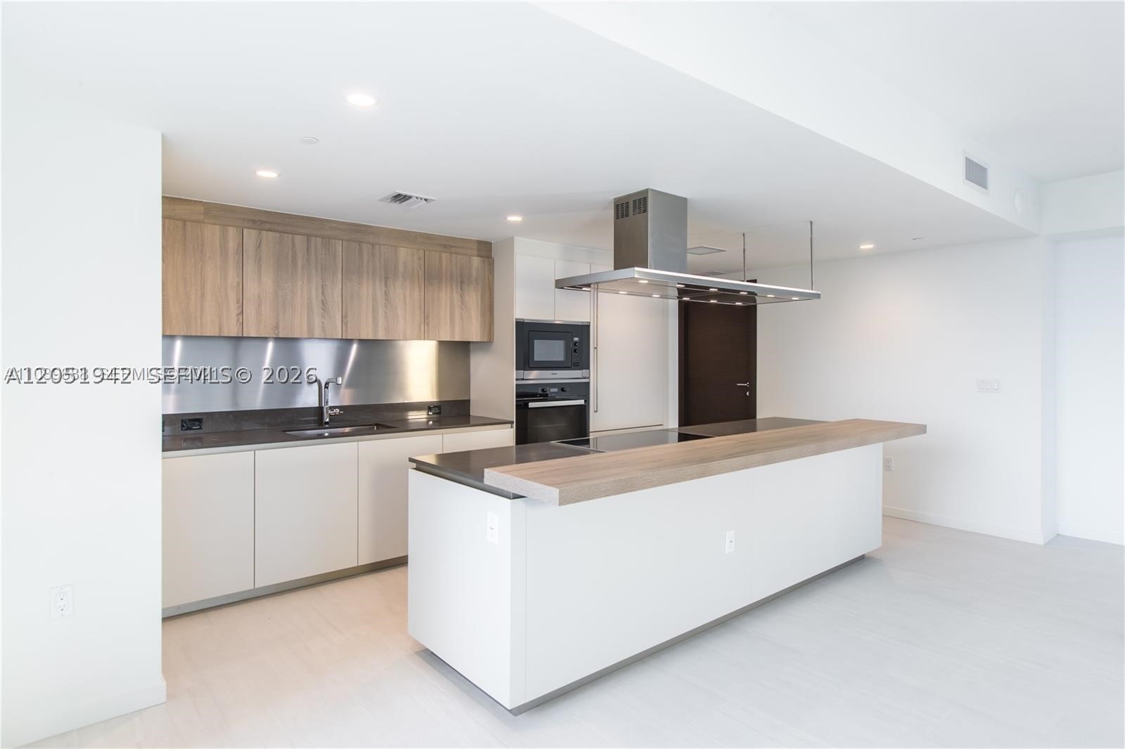 1000 Brickell Plz #2110, Miami FL 33131