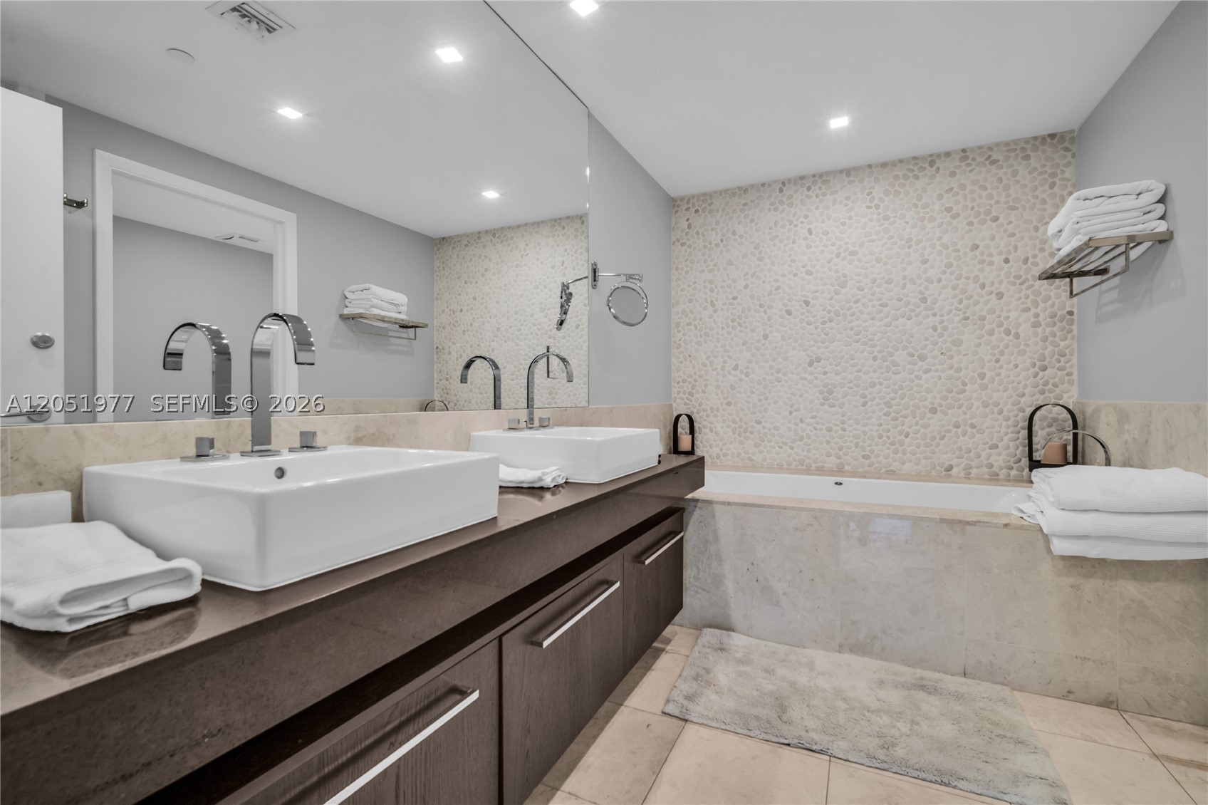 17121 Collins Avenue #4205, Sunny Isles Beach FL 33160