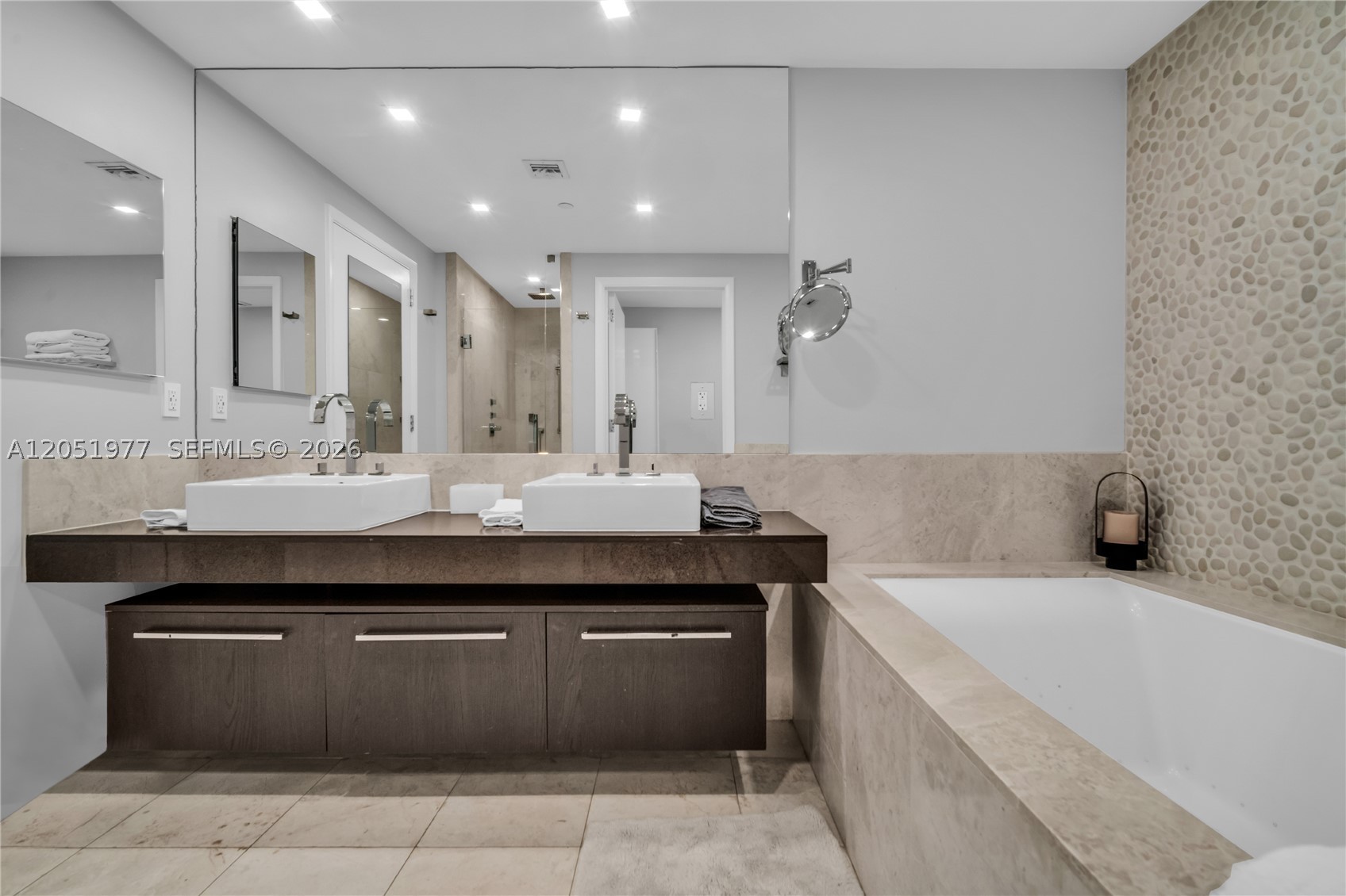 17121 Collins Avenue #4205, Sunny Isles Beach FL 33160