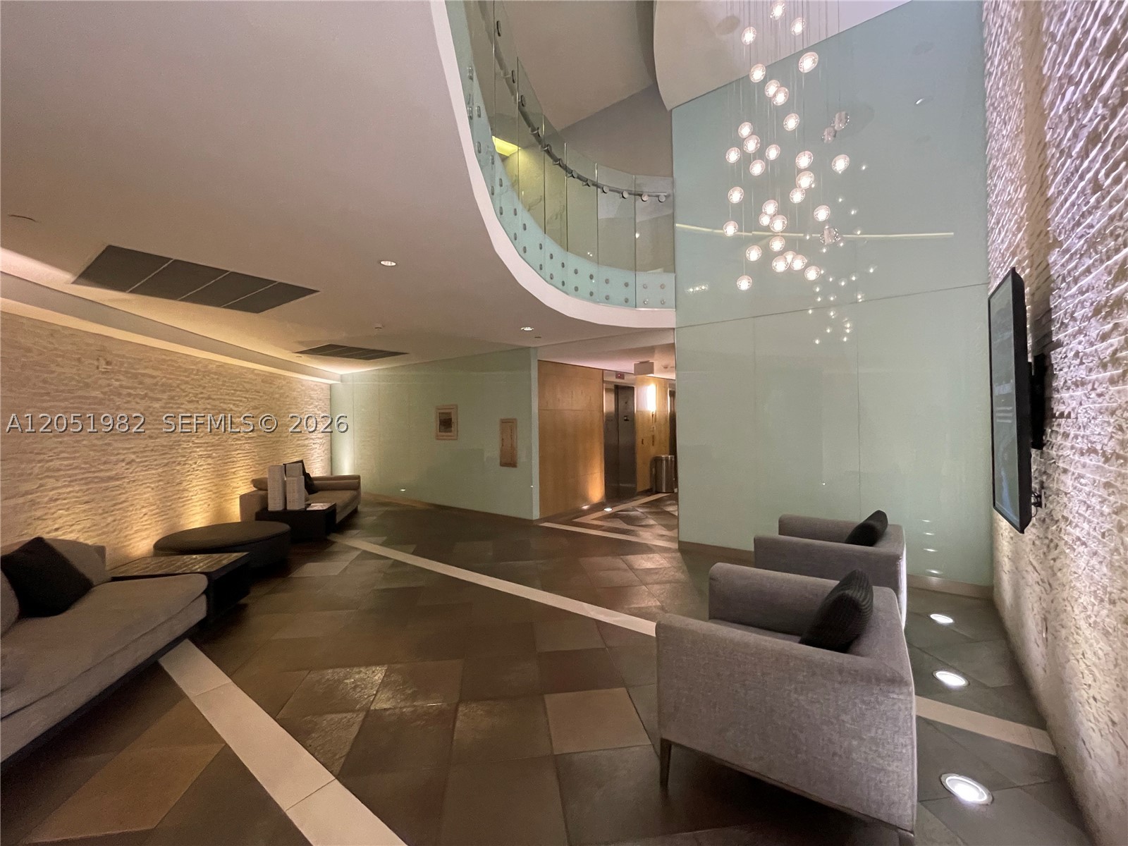 92 SW 3rd St #5012, Miami FL 33130