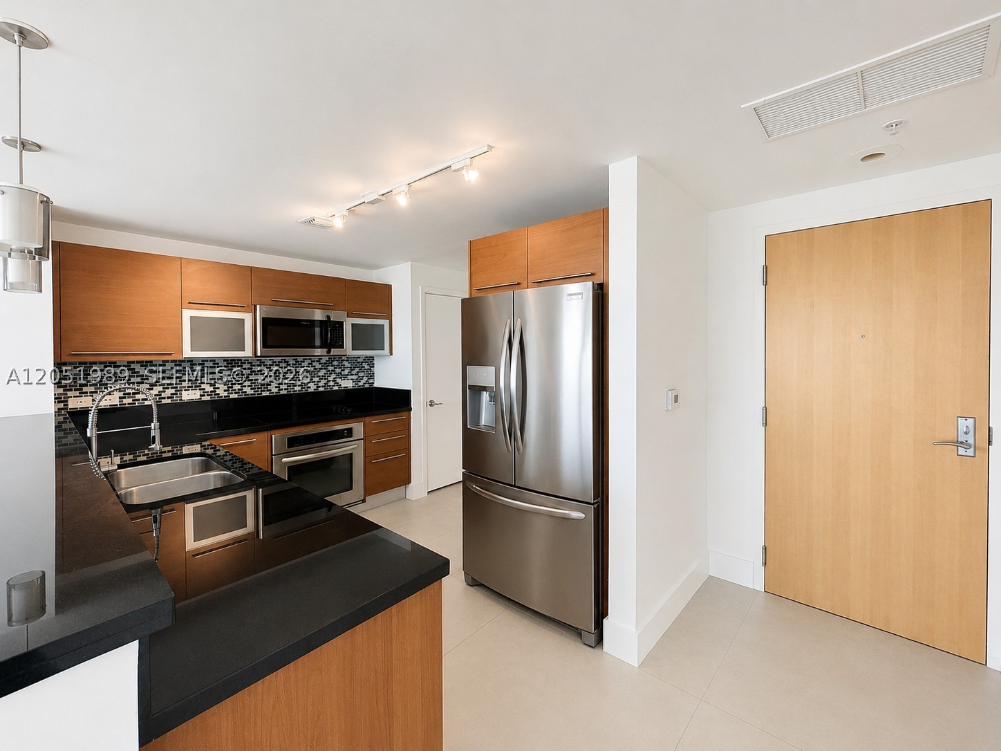 244 Biscayne Blvd #3903, Miami FL 33132
