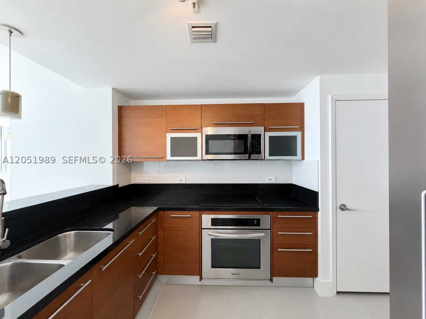 244 Biscayne Blvd #3903, Miami FL 33132