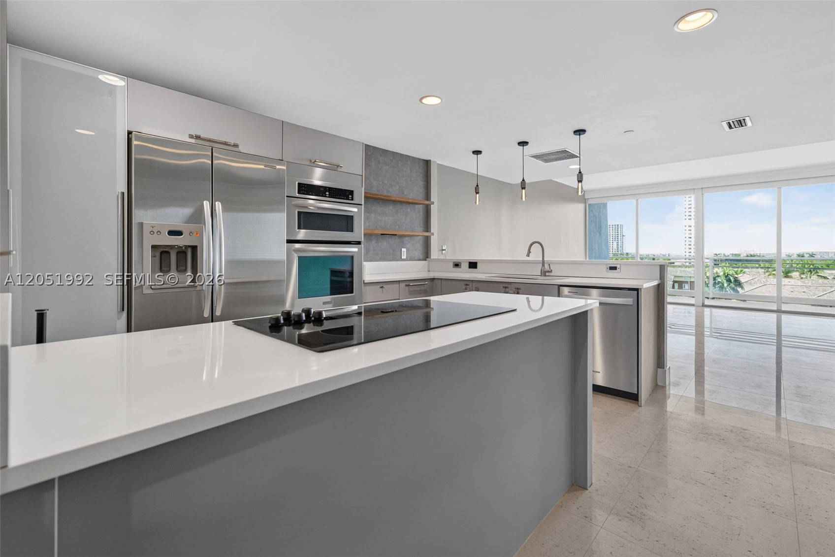 2950 NE 188th St #406, Aventura FL 33180