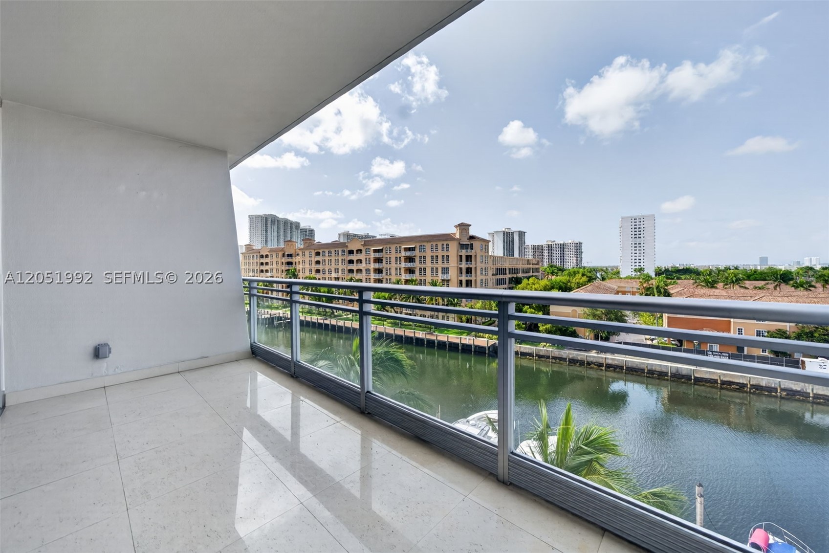 2950 NE 188th St #406, Aventura FL 33180